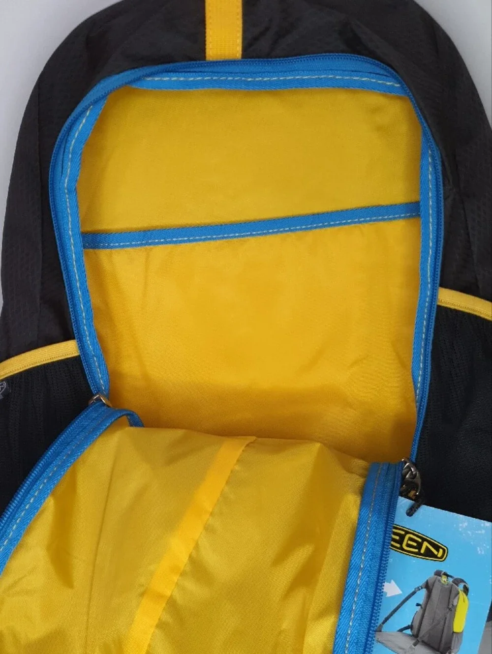 Keen Scamper Backseat Backpack W Safety LED light NWT + Free Gift